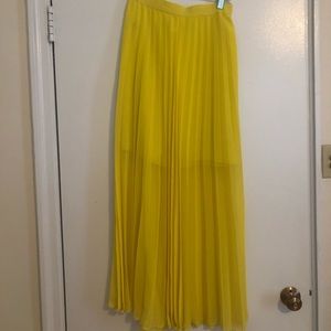 Ann Taylor yellow flowy, pleated, airy maxi skirt